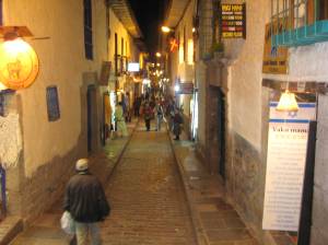 Calle Procuradores looking towards the Plaza de Armas