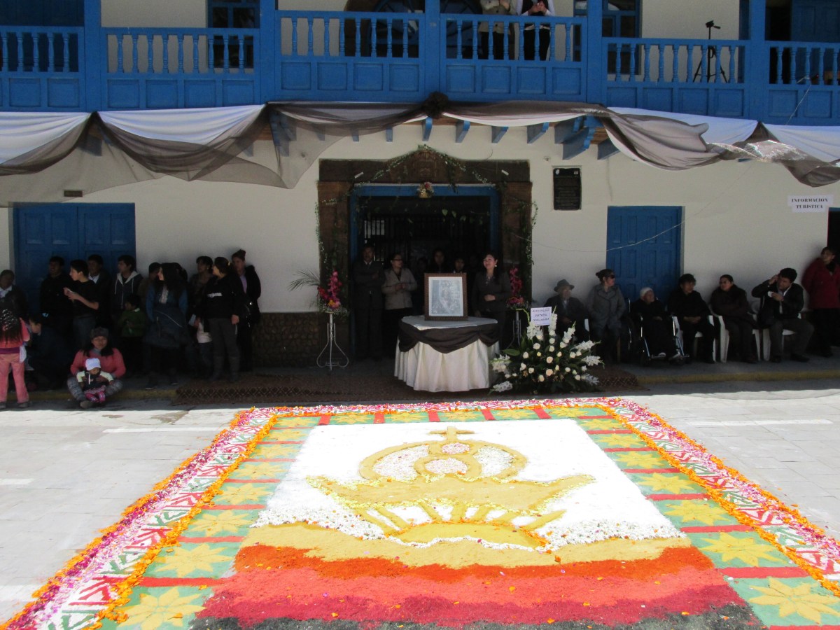 Preparing for the procession of the Virgen del Carmen
